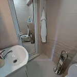 божур Apartament *